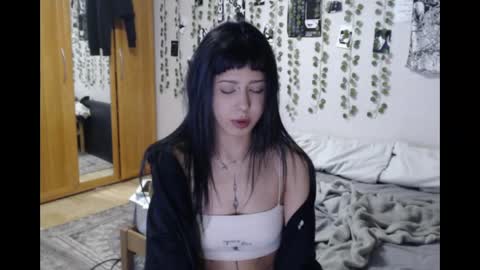 Mina online show from 04-17-26, 06:00