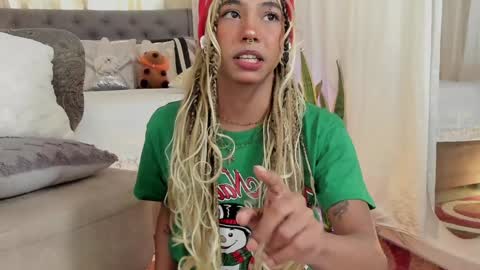 Snapshot of wayuu_goddess chatting on 12-22-24, 04:27 Wayuu Goddess 3 online show from 12-22-24, 04:27