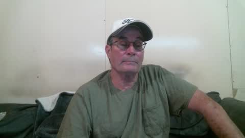 Snapshot of wbfarm chatting on 03-19-26, 01:31 WB Farm online show from 03-19-26, 01:31