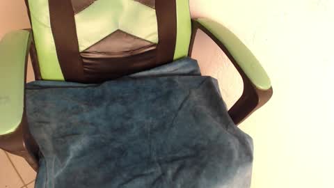 Snapshot of we_n_you chatting on 11-17-25, 01:28 Trixie 3 online show from 11-17-25, 01:28