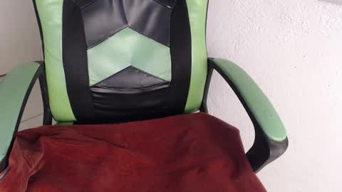 Snapshot of we_n_you chatting on 12-16-25, 02:22 Trixie 3 online show from 12-16-25, 02:22