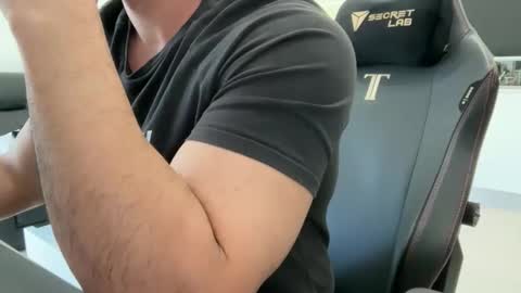 Weapon X online show from 10-24-25, 03:47