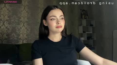 Snapshot of weareyoursun chatting on 06-20-26, 07:27 Alice online show from 06-20-26, 07:27