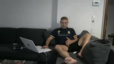 Snapshot of weberbenny chatting on 06-02-26, 04:03 weberbenny online show from 06-02-26, 04:03