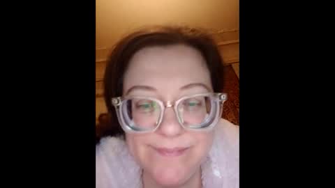 Snapshot of webgirl2 chatting on 03-11-26, 04:02 Marina online show from 03-11-26, 04:02