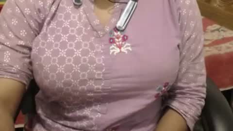 Snapshot of webshowxxx chatting on 07-02-26, 06:47 mina online show from 07-02-26, 06:47