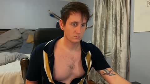 Snapshot of webslingxxxx chatting on 01-01-25, 01:04 webslingxxxx online show from 01-01-25, 01:04