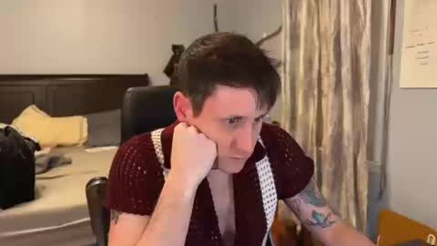 Snapshot of webslingxxxx chatting on 10-10-25, 11:26 webslingxxxx online show from 10-10-25, 11:26