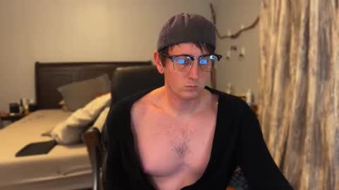 Snapshot of webslingxxxx chatting on 02-14-26, 01:35 webslingxxxx online show from 02-14-26, 01:35