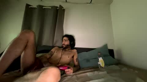 ShootingWebs online show from 05-21-26, 05:03