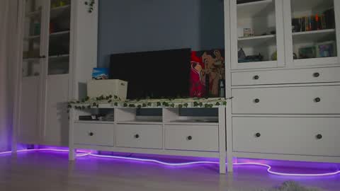 Snapshot of weed_princesss chatting on 12-06-24, 01:11 moon online show from 12-06-24, 01:11