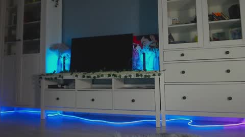 Snapshot of weed_princesss chatting on 12-15-24, 02:16 moon online show from 12-15-24, 02:16