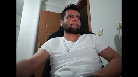 Snapshot of weezing442 chatting on 03-30-26, 05:25 alp online show from 03-30-26, 05:25