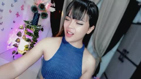 Hi Im LOVIE Please dont forget to follow and thumbs up me online show from 04-10-26, 09:30