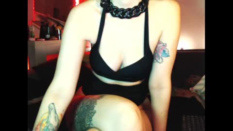 Snapshot of welliza chatting on 12-19-24, 02:34 Liza online show from 12-19-24, 02:34