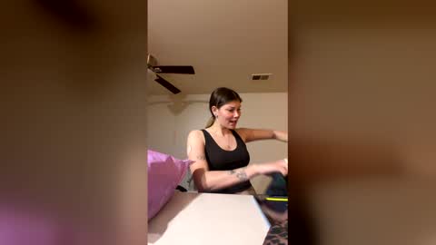 weloveyou101 online show from 04-25-26, 03:31