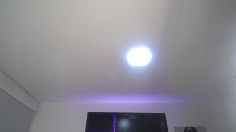 Snapshot of wendy_1_ chatting on 04-23-26, 03:41 wendy_1_ online show from 04-23-26, 03:41