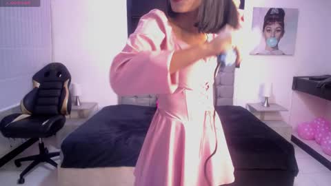Snapshot of wendy_1_ chatting on 05-15-26, 03:35 wendy_1_ online show from 05-15-26, 03:35