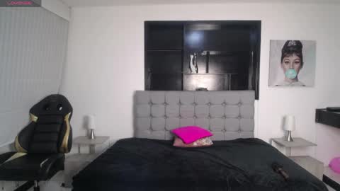 Snapshot of wendy_1_ chatting on 05-24-26, 08:25 wendy_1_ online show from 05-24-26, 08:25