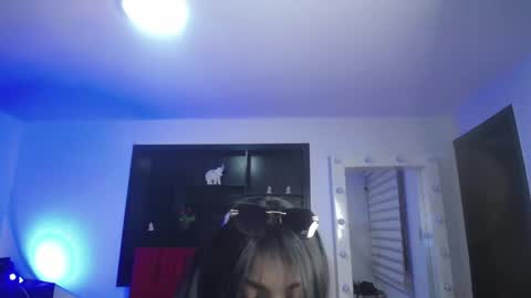 Snapshot of wendy_1_ chatting on 05-25-26, 11:00 wendy_1_ online show from 05-25-26, 11:00