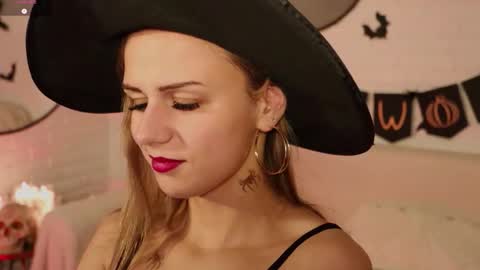 Im Wendy online show from 10-25-25, 09:42