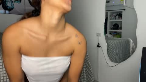 Snapshot of wendy_and_alex1712 chatting on 10-28-25, 11:07 Wendy Alex online show from 10-28-25, 11:07