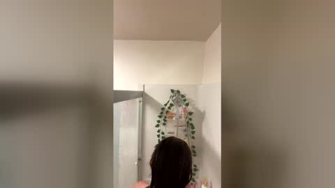 Snapshot of wendyberrygirl chatting on 12-22-25, 10:40 Wendy online show from 12-22-25, 10:40