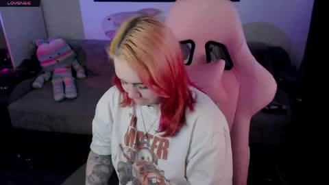 Snapshot of wendyycandy chatting on 06-08-26, 01:33 wendyycandy online show from 06-08-26, 01:33