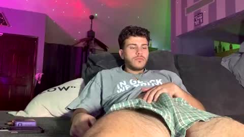 Snapshot of wentbrokeonstrippers chatting on 12-20-25, 06:42 Topjitt online show from 12-20-25, 06:42