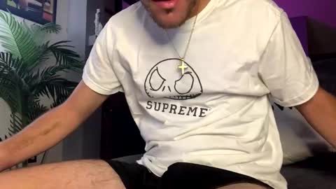 Snapshot of wentbrokeonstrippers chatting on 12-23-25, 04:32 Topjitt online show from 12-23-25, 04:32