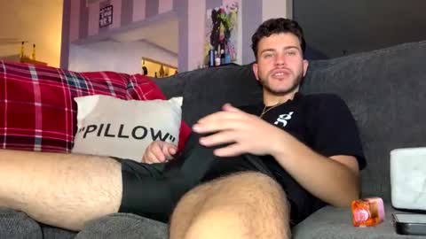 Snapshot of wentbrokeonstrippers chatting on 01-13-26, 02:22 Topjitt online show from 01-13-26, 02:22