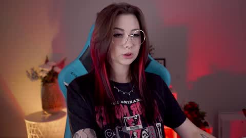 little girl who is always rightLisa online show from 12-30-24, 05:15