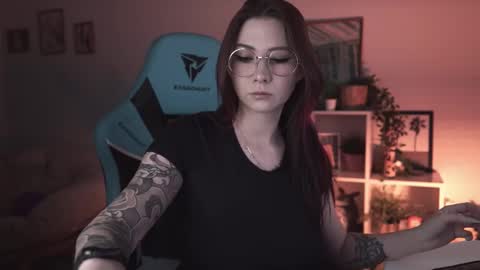 little girl who is always rightLisa online show from 02-17-25, 02:20