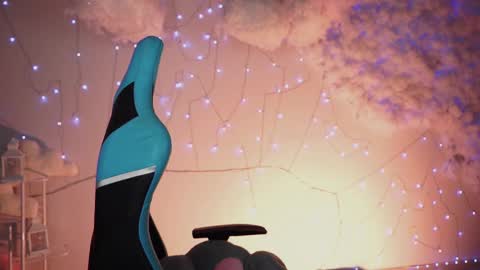 little girl who is always rightLisa online show from 03-07-25, 02:15