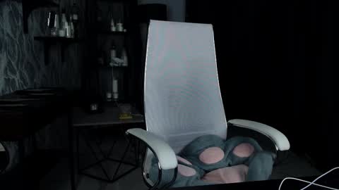 little girl who is always rightLisa online show from 03-17-26, 01:10