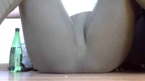 wet_pants2022 online show from 02-14-25, 12:25