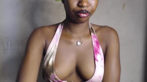 Snapshot of wet_pussy200 chatting on 06-02-26, 07:54 Bella online show from 06-02-26, 07:54