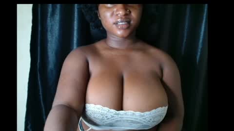 Sonia online show from 06-18-26, 03:51