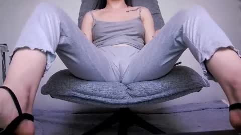 Beatrice Moan from LovenseWet from Tip MenuOpen for Private online show from 05-17-26, 09:44