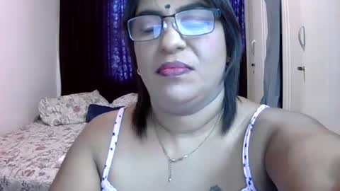 Snapshot of wetindian1971 chatting on 02-09-26, 12:42 kavita online show from 02-09-26, 12:42