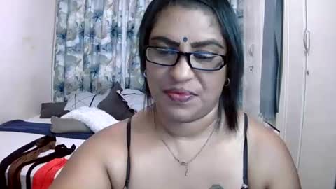 Snapshot of wetindian1971 chatting on 03-25-26, 04:46 kavita online show from 03-25-26, 04:46
