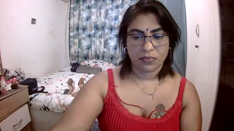 Snapshot of wetindian1971 chatting on 04-28-26, 12:32 kavita online show from 04-28-26, 12:32