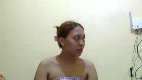 Snapshot of wetsweetiepie chatting on 07-18-26, 08:45 wetsweetiepie online show from 07-18-26, 08:45