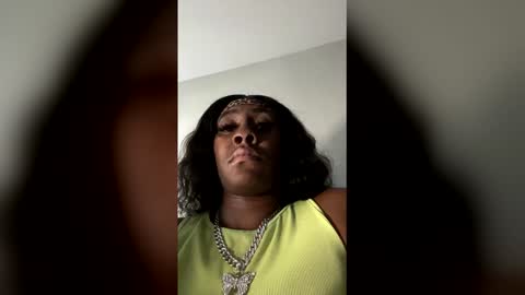 Snapshot of wettpussy_pebbles chatting on 04-13-26, 07:52 Foreignthababyy online show from 04-13-26, 07:52