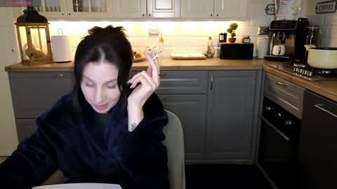 Victoria Maria online show from 01-17-25, 10:01