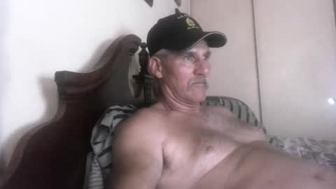 wheenidude online show from 05-19-26, 08:37