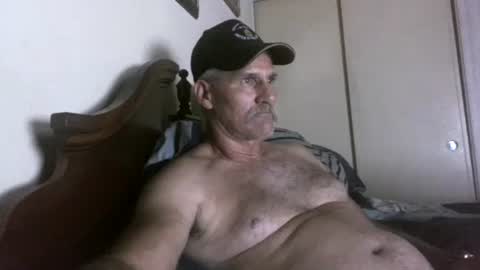 wheenidude online show from 05-22-26, 08:42