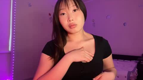 Snapshot of whisperofdarsy chatting on 12-02-25, 11:04 DarsyWhispers online show from 12-02-25, 11:04