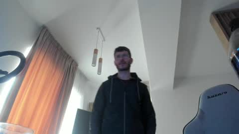 Michael online show from 04-11-26, 08:51