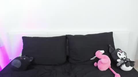 Snapshot of white_do11 chatting on 09-21-25, 01:18 Bella online show from 09-21-25, 01:18